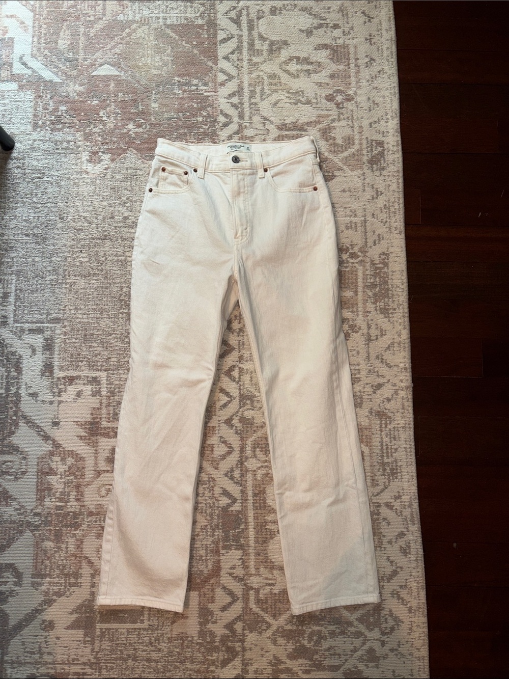 Abercrombie & Fitch Off-White ankle straight Jeans